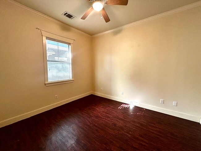 Building Photo - 611 Franklin Blvd