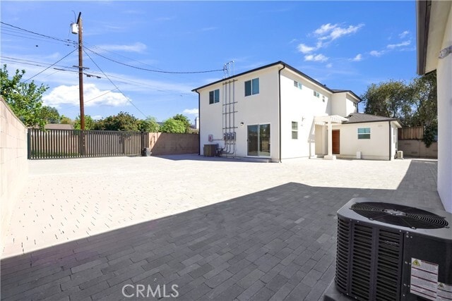 Building Photo - 18221 Chatsworth St