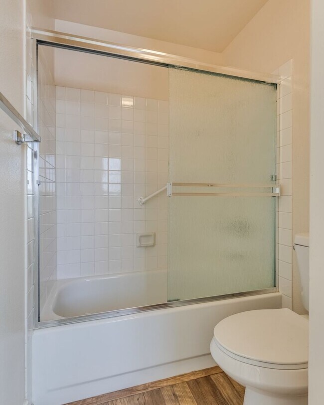 Building Photo - Desert Shores Gem with Main-Level Primary Suite & Private Wraparound Patio