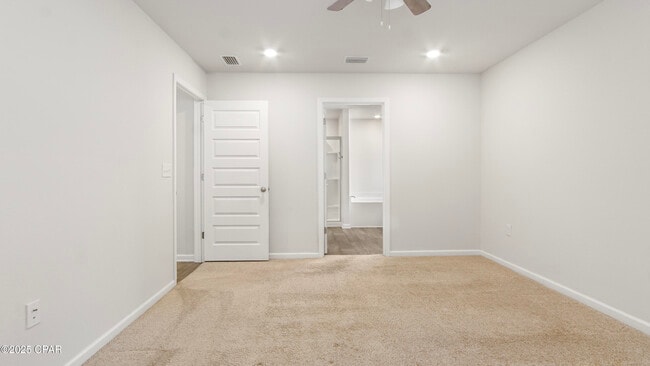 Building Photo - 4028 Silver Spur Rd