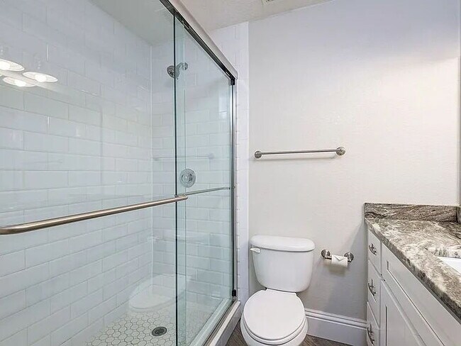 Building Photo - Beautiful Virginia Park Home | Huge Backyard + Pet Friendly