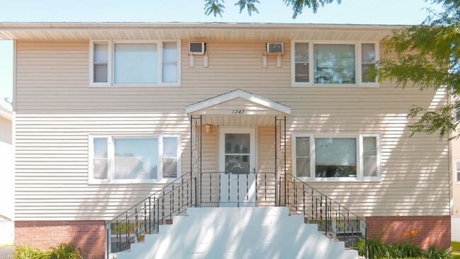 Primary Photo - 1247 4 1/2 St NW