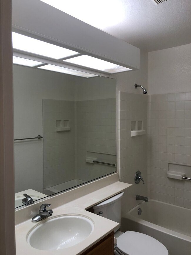 Building Photo - 310 Baird Dr