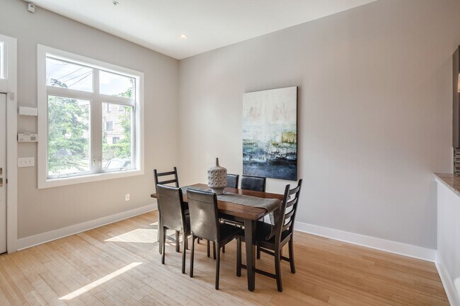 Building Photo - Northern Liberties 4 Bedroom Townhome