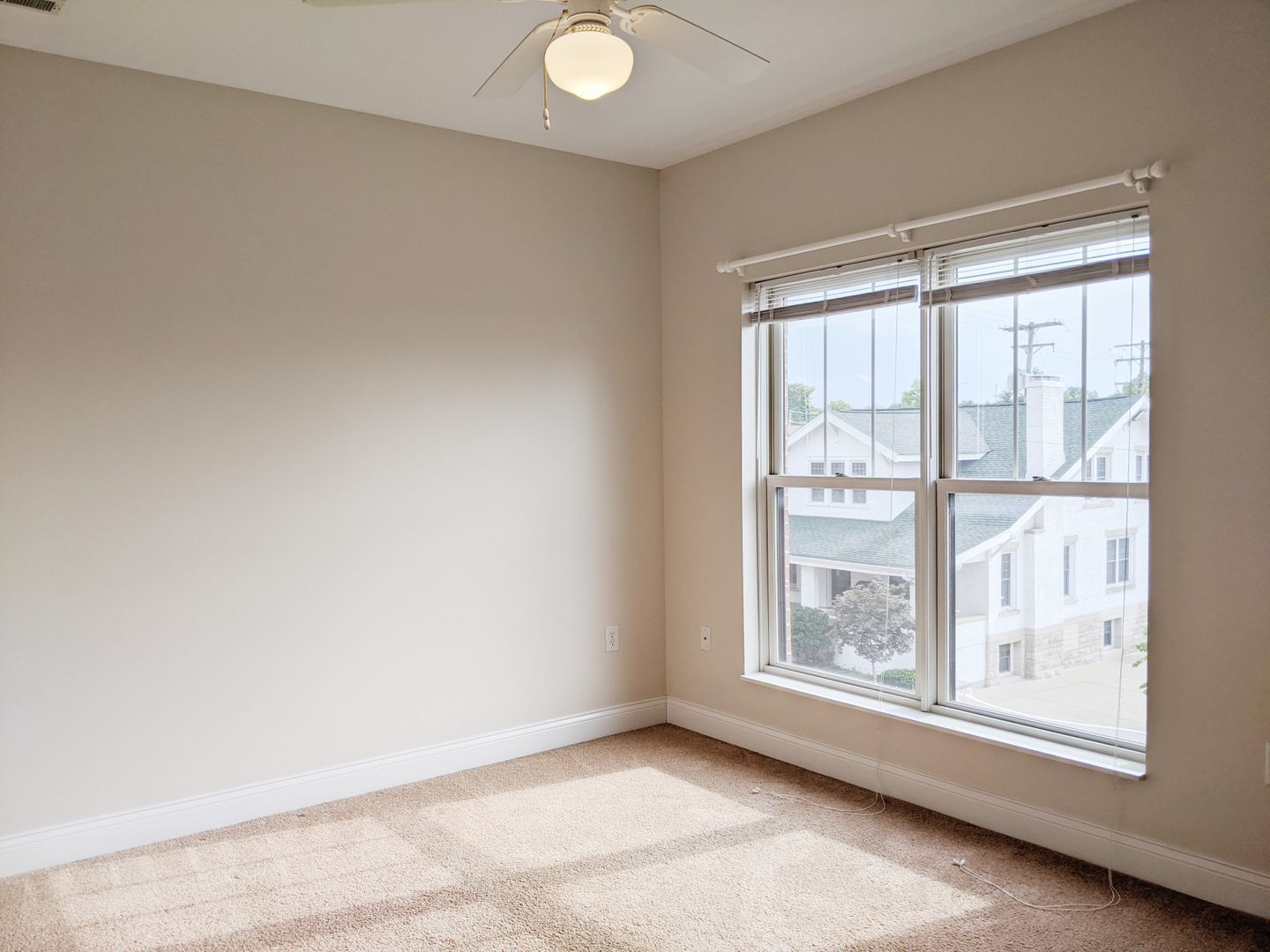 Building Photo - Sixth &amp; Washington