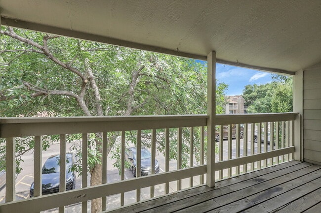 Building Photo - $1,825 - 2 Bed, 2 Bath Condo in Denver wit...