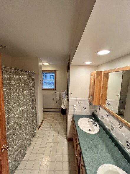 Building Photo - 48 Lincoln St