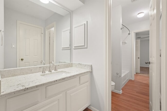 Building Photo - 12859 Kingsbridge Ln