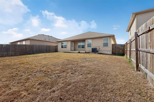 Building Photo - 402 Pentire Way