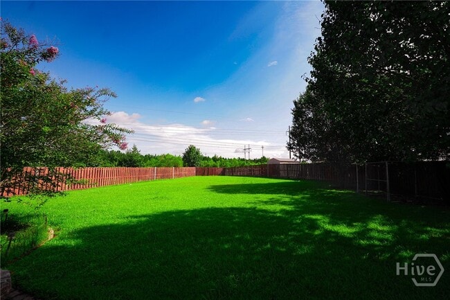 Building Photo - 170 Willow Oak Dr