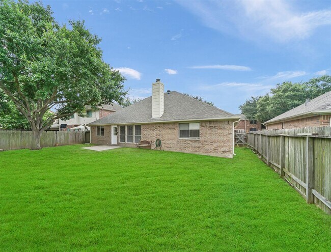 Building Photo - 5219 Bay Pines Dr