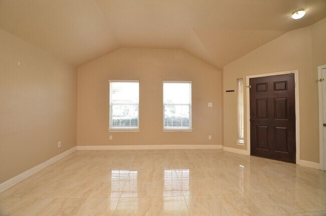 Building Photo - 4510 Regal Dr