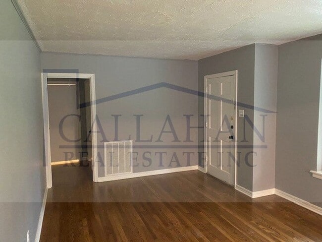 Building Photo - Park Hill Updated 4 bedroom