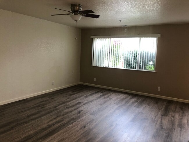 Interior Photo - **Reserve for Summer 2026** 4 bedrooms ONE block from Downtown Chico