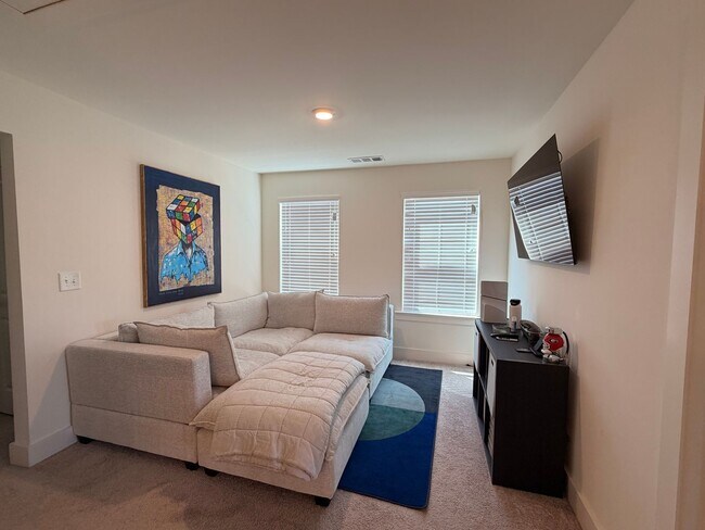 Building Photo - 2221 Flying Spur Dr