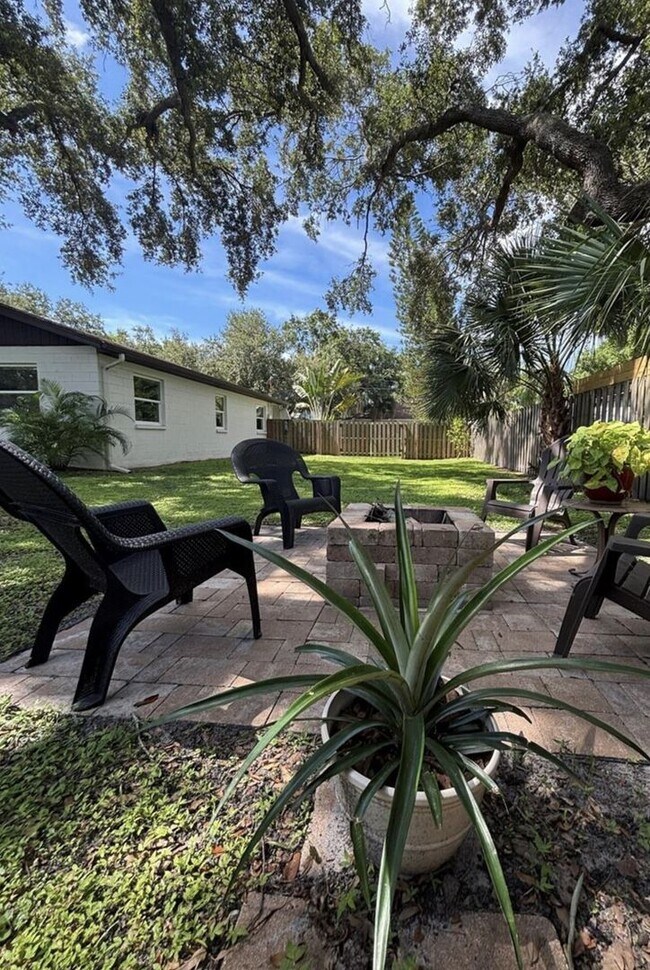 Building Photo - South Tampa RV + Boater’s dream!