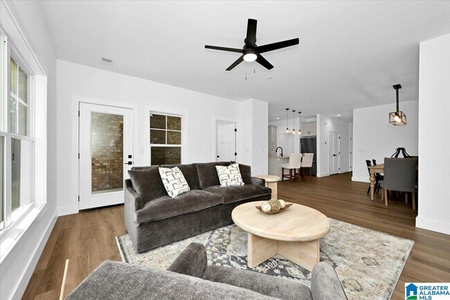 Building Photo - 304 GARDEN St