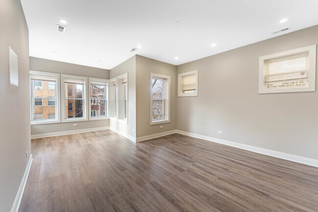 Building Photo - 4937 N Albany Ave