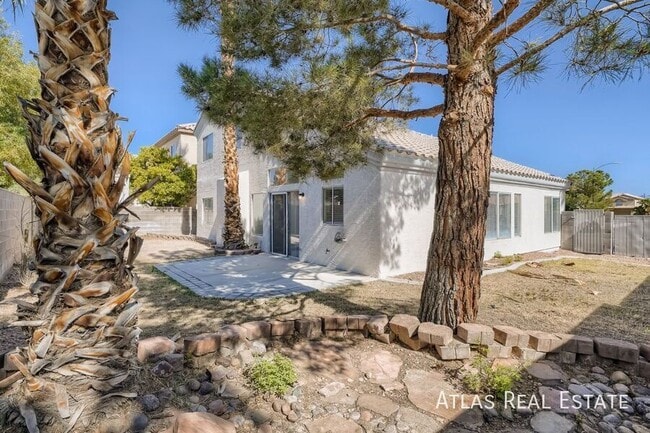 Building Photo - 7875 Constantinople Ave