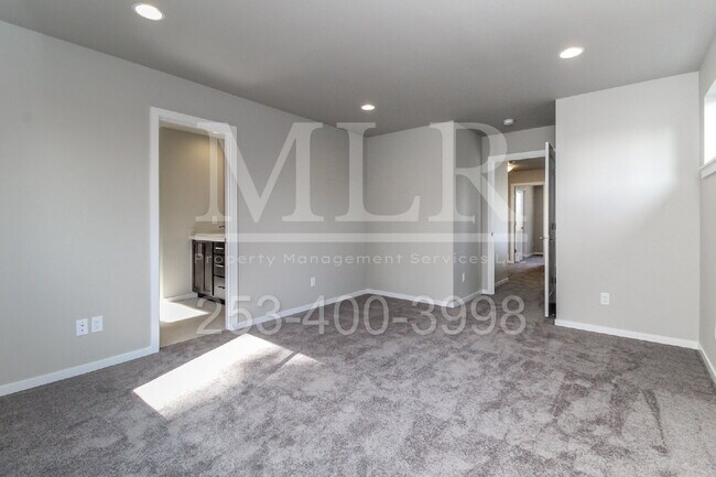 Building Photo - 10325 SE 270th St