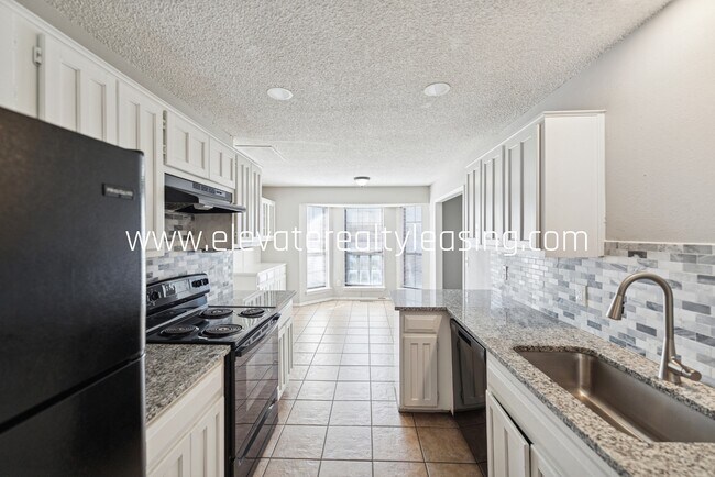 Building Photo - 11168 S Douglas Ave