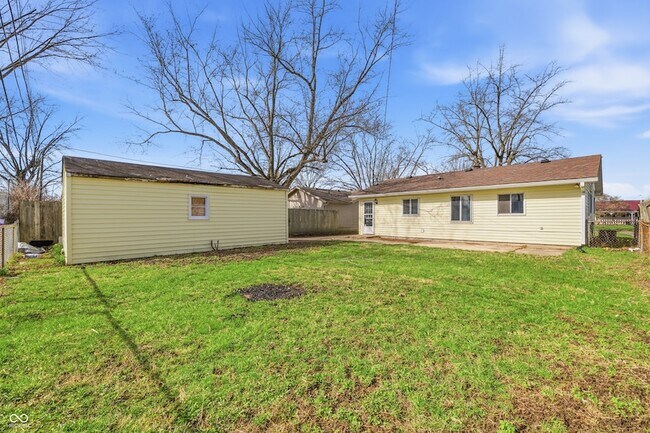 Building Photo - 2818 Apache Dr
