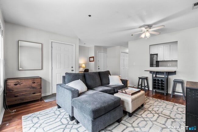 Building Photo - 31 High St