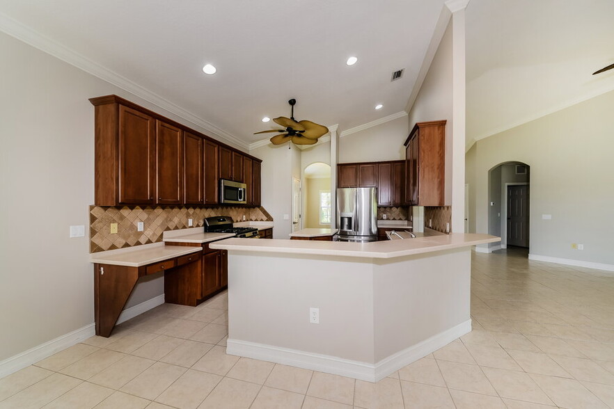 Building Photo - 6340 Rookery Cir