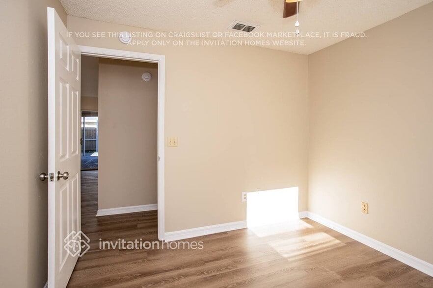 Building Photo - 2005 Dumont Dr