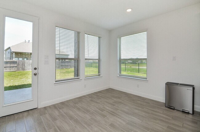 Building Photo - 6502 Wild Holw Ct