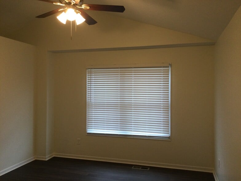 Building Photo - 7885 Butterfield Ln