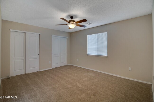 Building Photo - 14299 Desert Point Dr