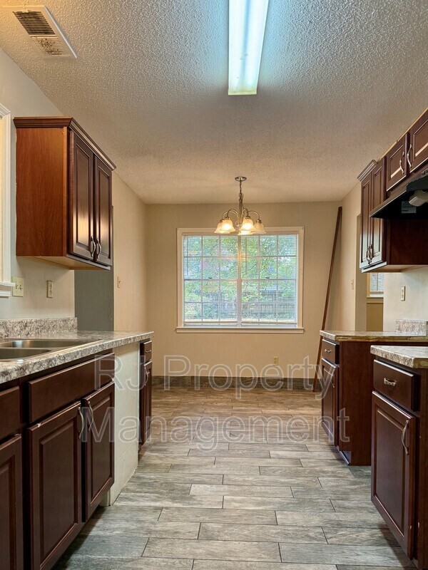 Building Photo - 3086 Estes St