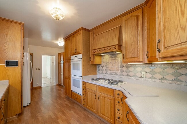Building Photo - Spacious Two Story Albany Home Two Blocks ...