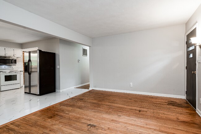 Building Photo - 4126 Pauls Ln