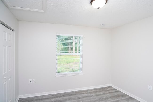 Building Photo - 874 Ervin St