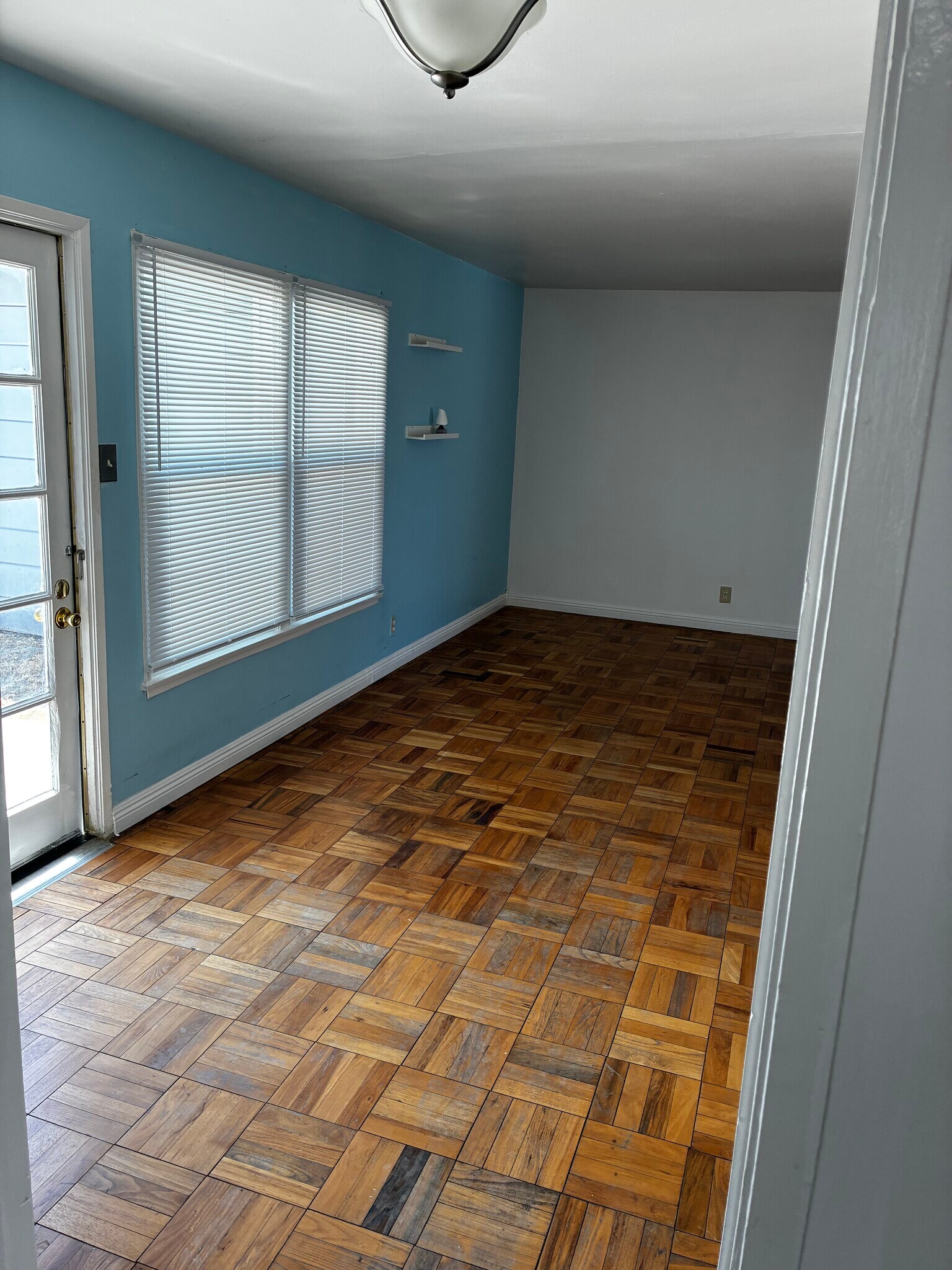 Building Photo - 2154 Stevely Ave