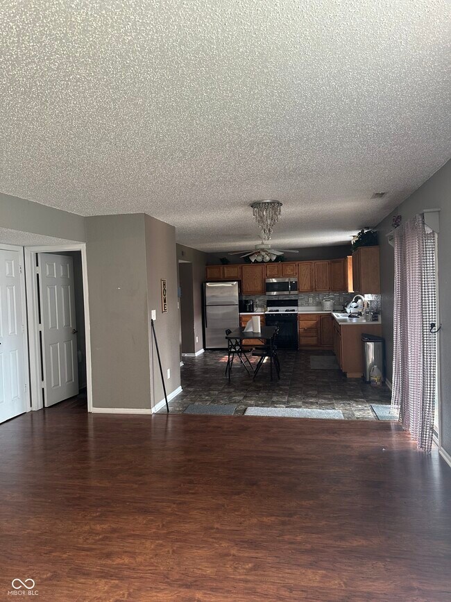 Building Photo - 7122 Tassel Meadow Dr