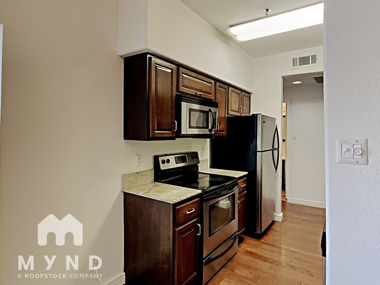 Building Photo - 9747 Whitehurst Dr