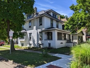Building Photo - 601 W Cedar St