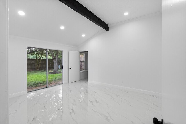 Building Photo - 611 Muirwood Ln