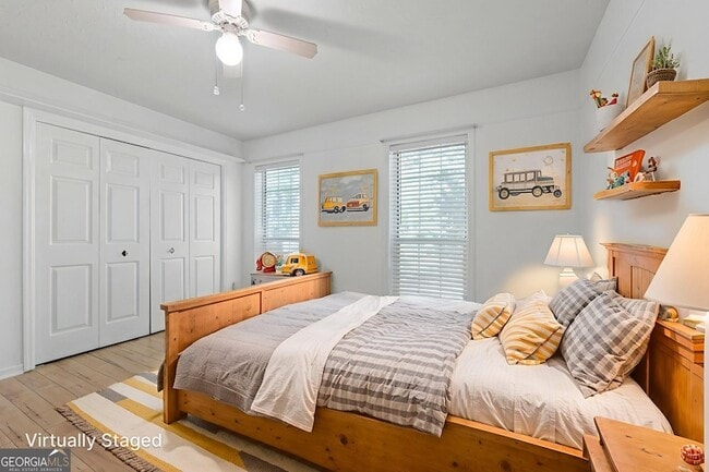 Building Photo - 127 Circle H Dr