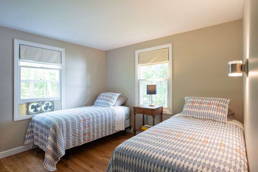 Building Photo - 18 Sandy Beach Rd