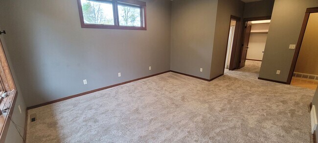 Building Photo - Beautiful 4 Bedroom Home Off of Lake Irving