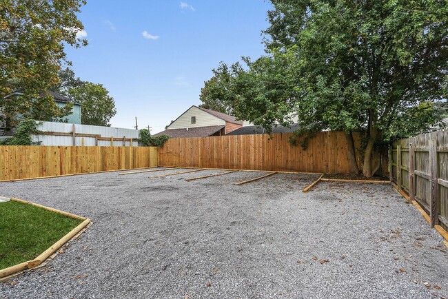 Building Photo - 2123 S Liberty St