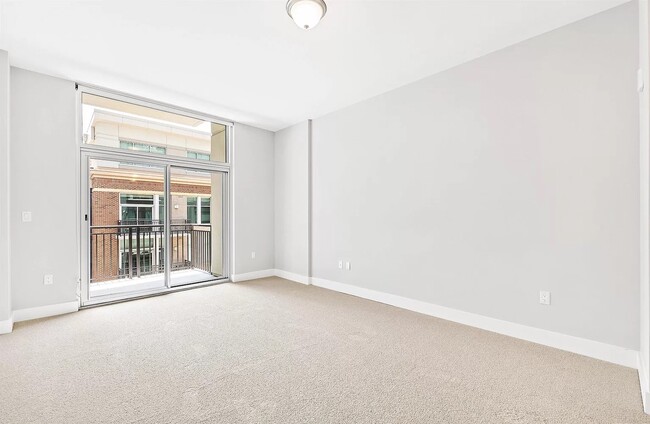 Main Bedroom (as you enter) - 140 W Franklin St
