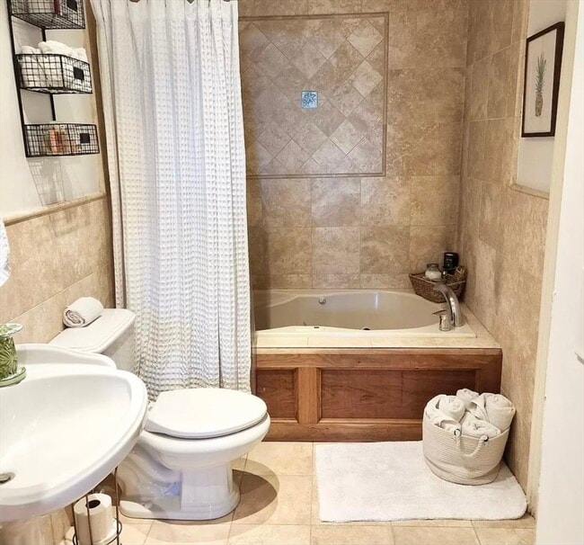 Building Photo - 166 Quincy Shore Dr