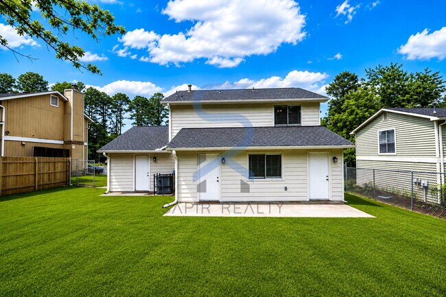 Building Photo - Peaceful Cul-de-Sac Living – 3BR/2.5BA Home in Jonesboro