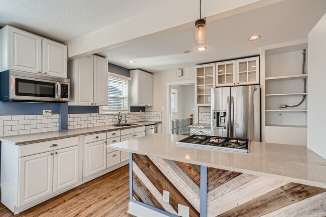 Building Photo - 1471 S Franklin St