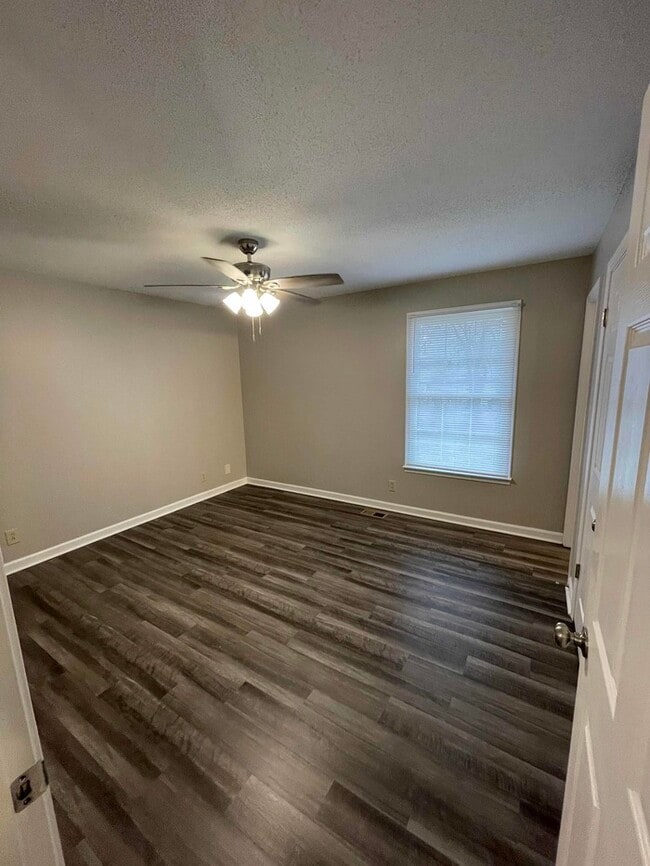 Building Photo - 1005 Peachers Mill Rd